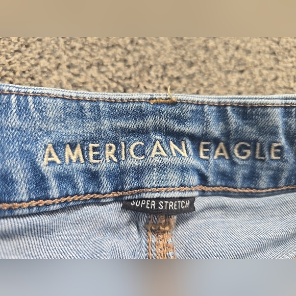 American Eagle Super Stretch Curvy High Rise Mini Denim Skirt Light Blue Size 2 - Picture 3 of 12